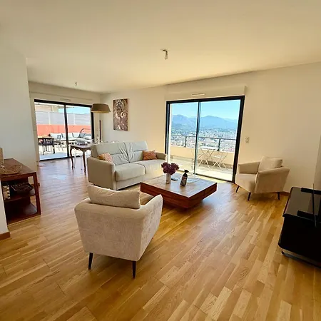 Superbe T3 Avec Rooftop Vue Et Montagne Apartmán