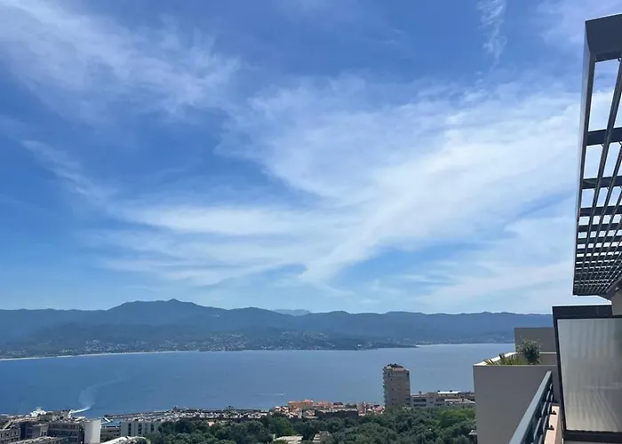 Superbe T3 Avec Rooftop Vue Et Montagne Appartement Ajaccio (Corsica)